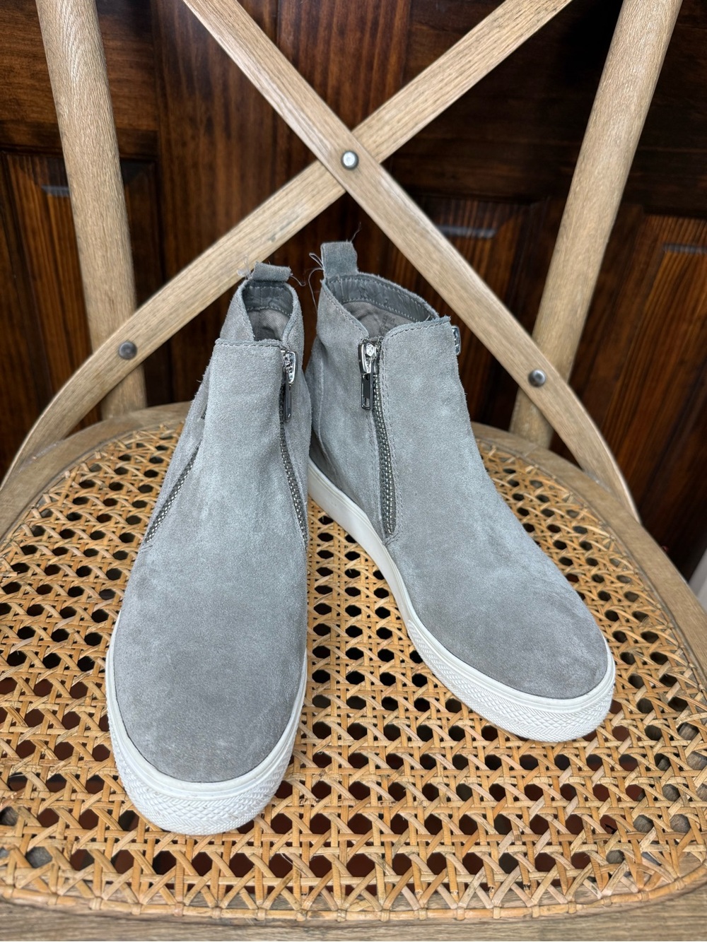 Steve Madden Gray Suede Ankle Zip Booties